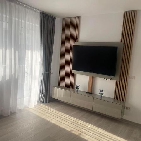 Luxury Apartment بيتستِ المظهر الخارجي الصورة